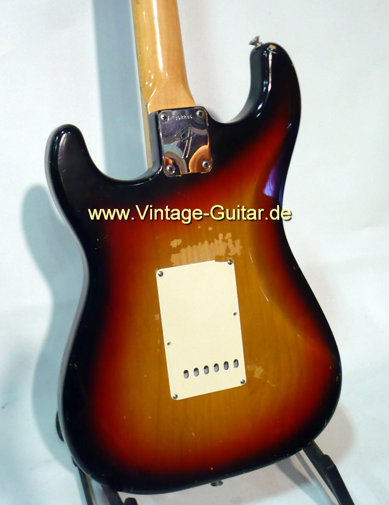 Fender Stratocaster 1971 sunburst e.jpg